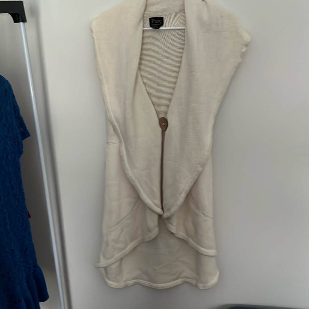 Pure Handknit open sweater with pockets